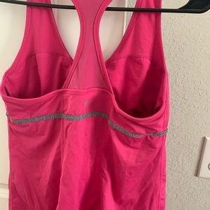 Lululemon size 10 tank top with bra built in